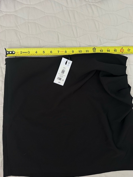 NWT Black Ruched Side Mini Skirt Side Zip Dynamite Size Large Office Academia - Picture 6 of 8